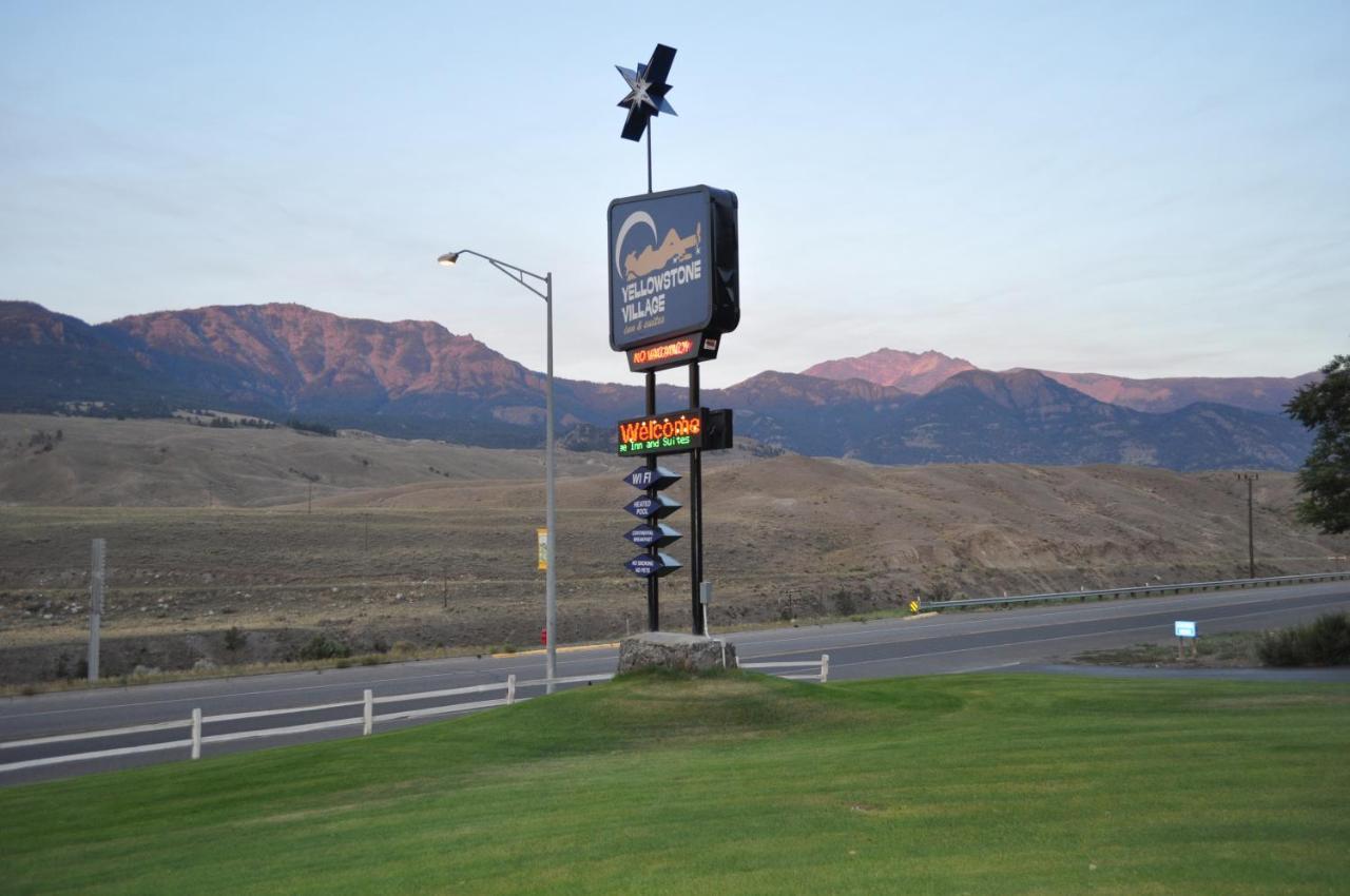 Yellowstone Village Inn And Suites การ์ดีเนอร์ ภายนอก รูปภาพ