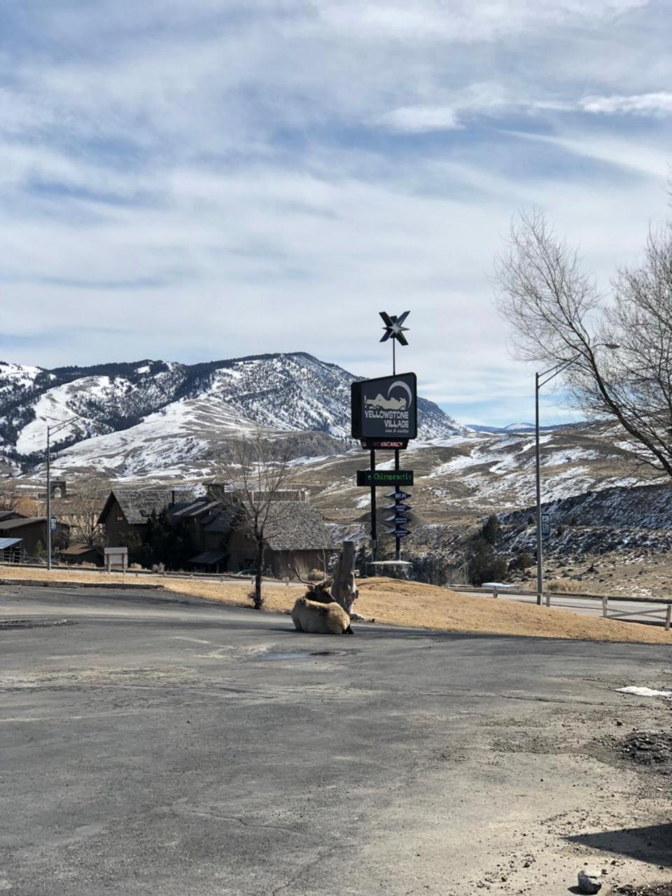 Yellowstone Village Inn And Suites การ์ดีเนอร์ ภายนอก รูปภาพ