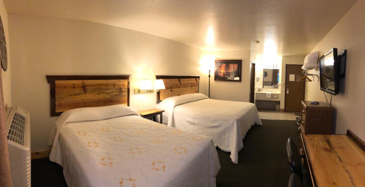 Yellowstone Village Inn And Suites การ์ดีเนอร์ ภายนอก รูปภาพ