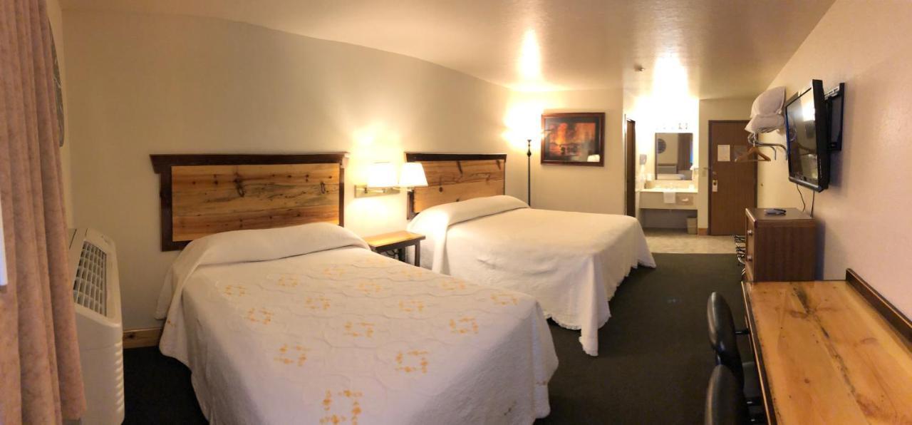 Yellowstone Village Inn And Suites การ์ดีเนอร์ ภายนอก รูปภาพ