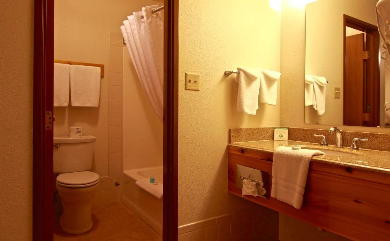 Yellowstone Village Inn And Suites การ์ดีเนอร์ ภายนอก รูปภาพ