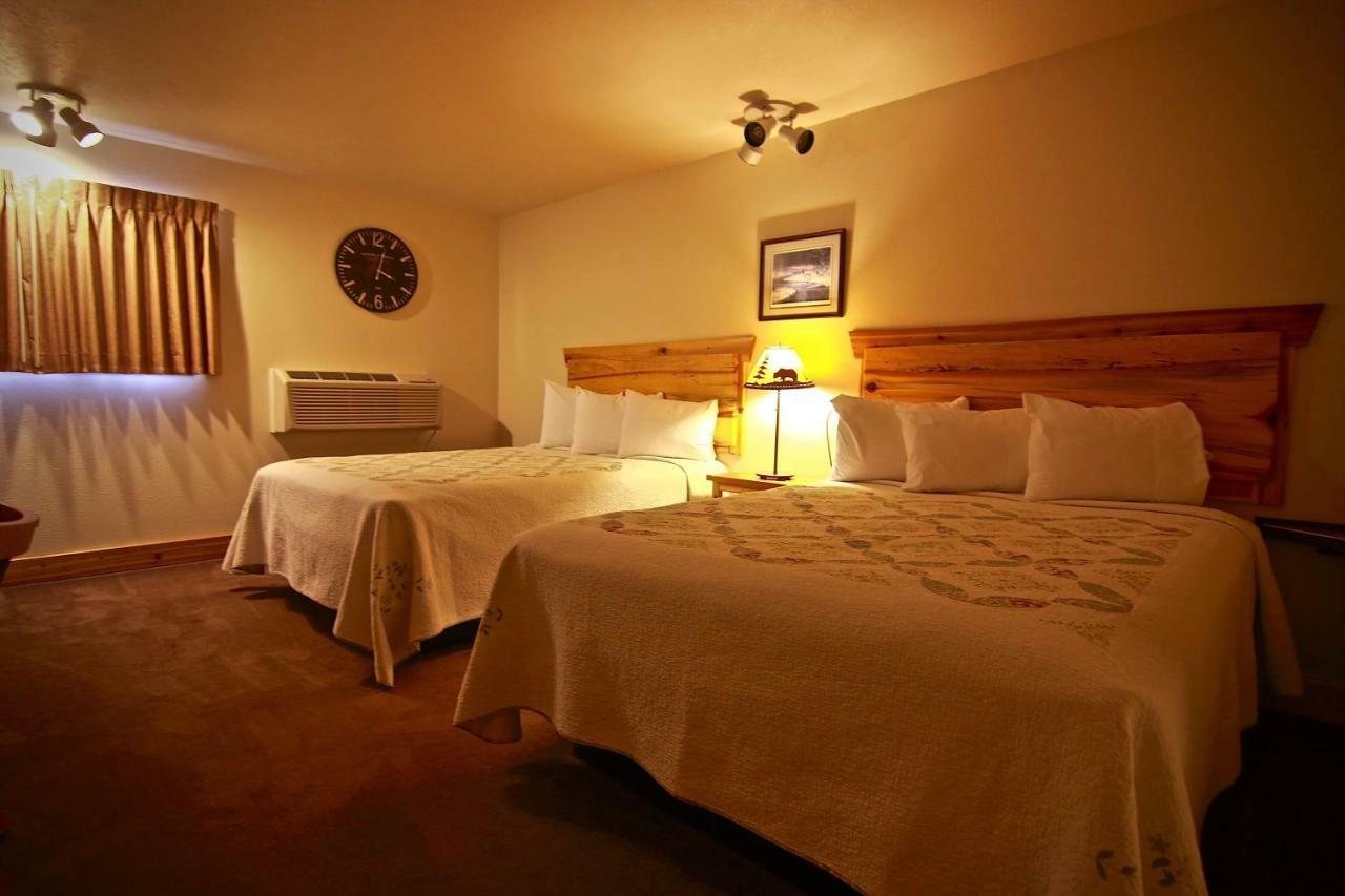 Yellowstone Village Inn And Suites การ์ดีเนอร์ ภายนอก รูปภาพ