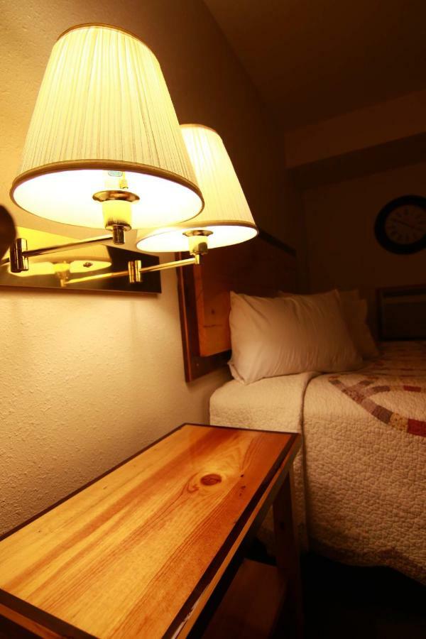 Yellowstone Village Inn And Suites การ์ดีเนอร์ ภายนอก รูปภาพ